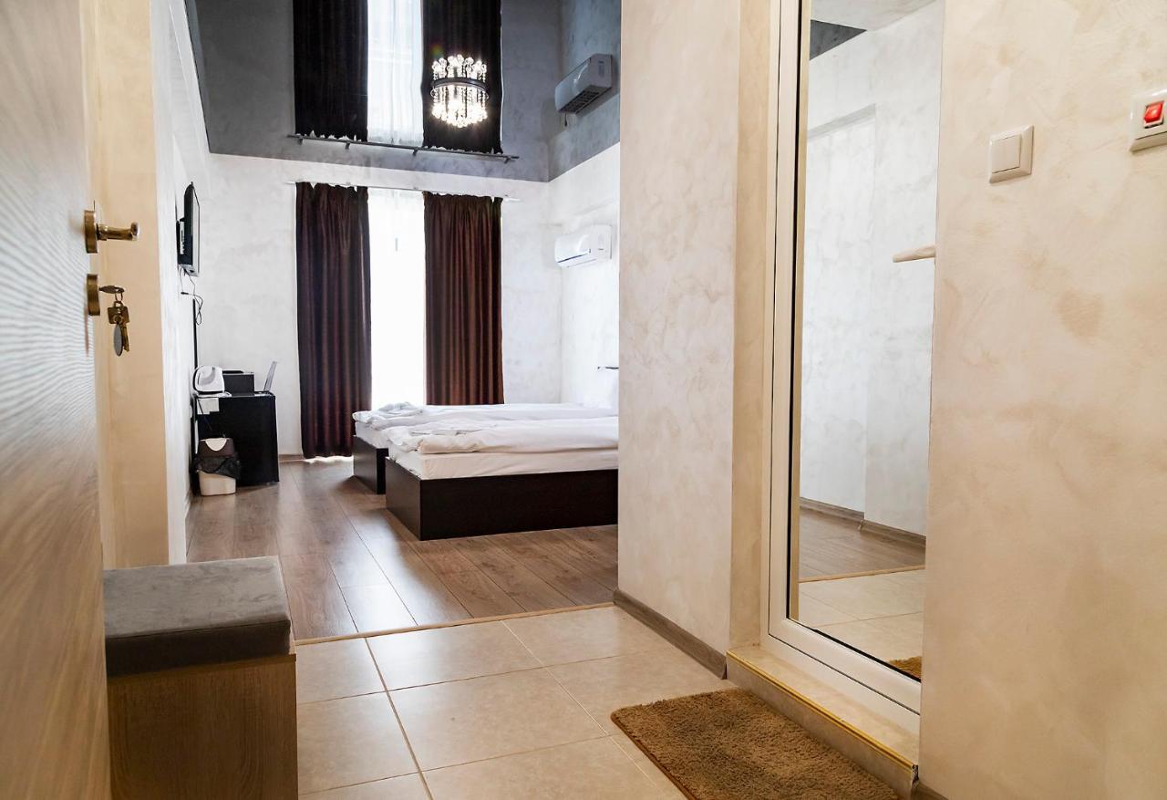 Family Hotel - City Hotel Yambol Ngoại thất bức ảnh