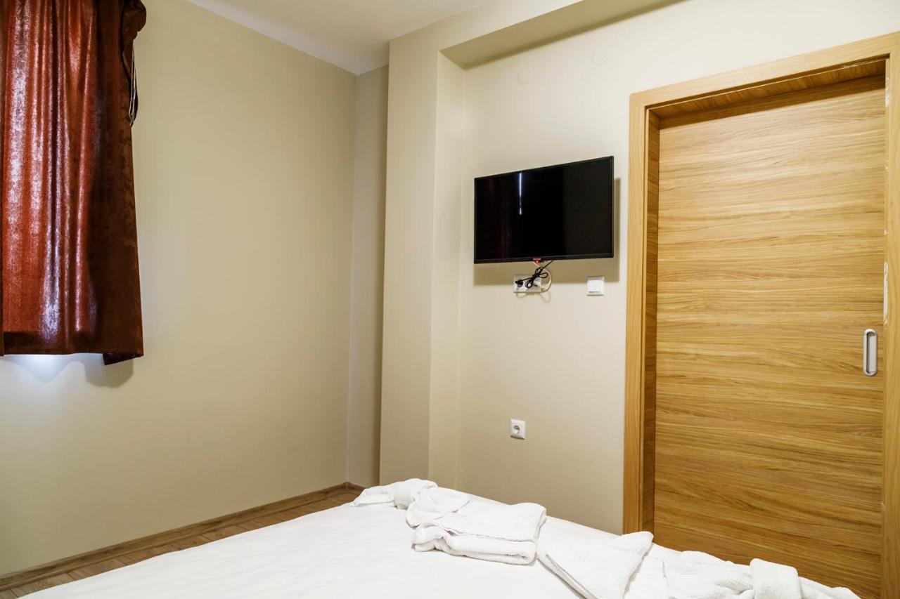 Family Hotel - City Hotel Yambol Ngoại thất bức ảnh