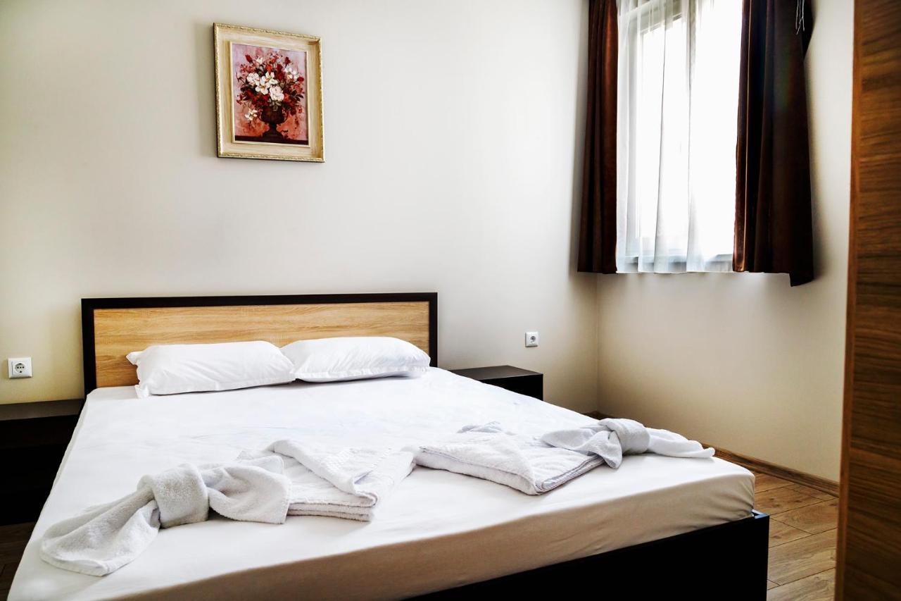 Family Hotel - City Hotel Yambol Ngoại thất bức ảnh