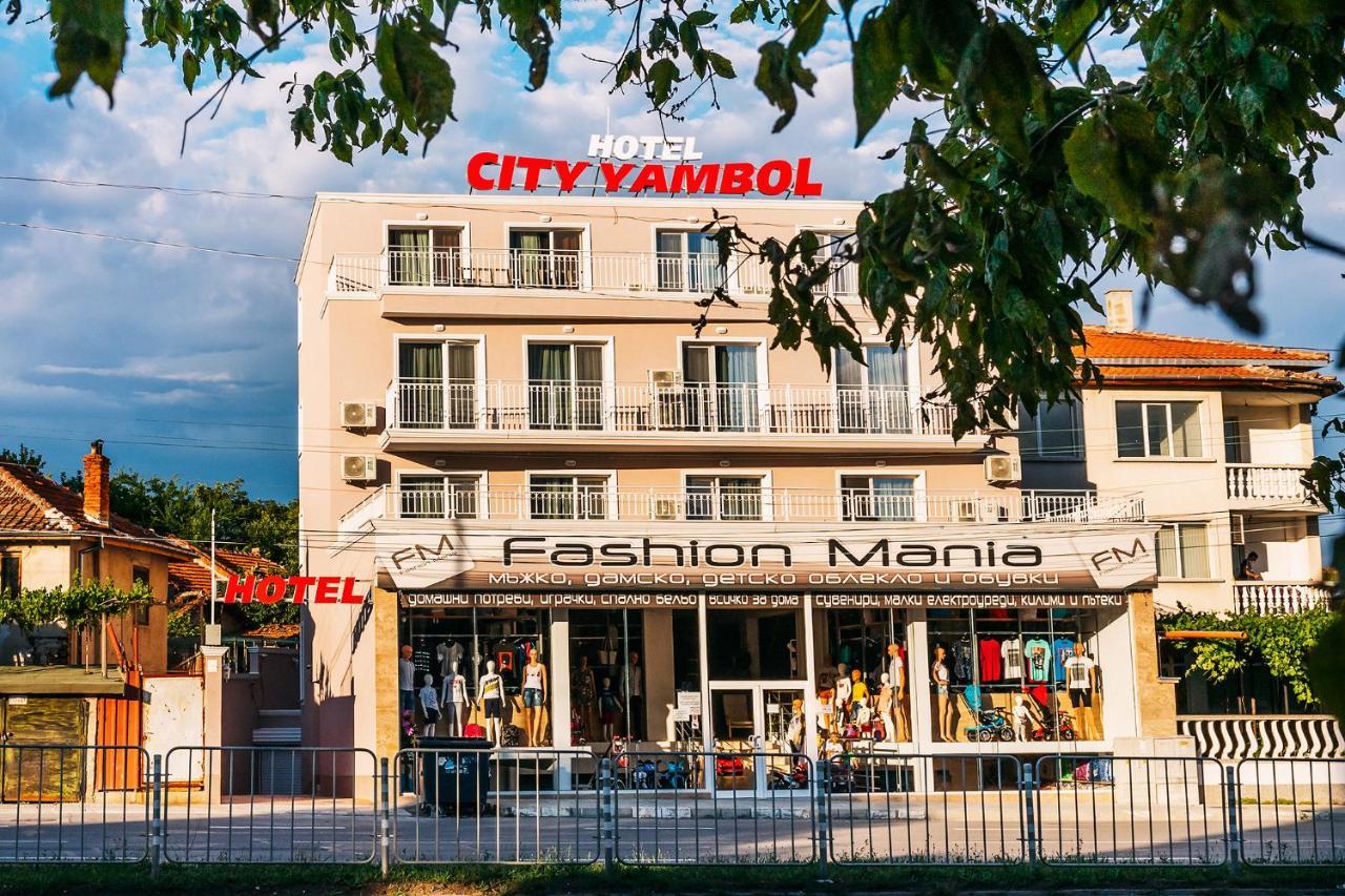 Family Hotel - City Hotel Yambol Ngoại thất bức ảnh