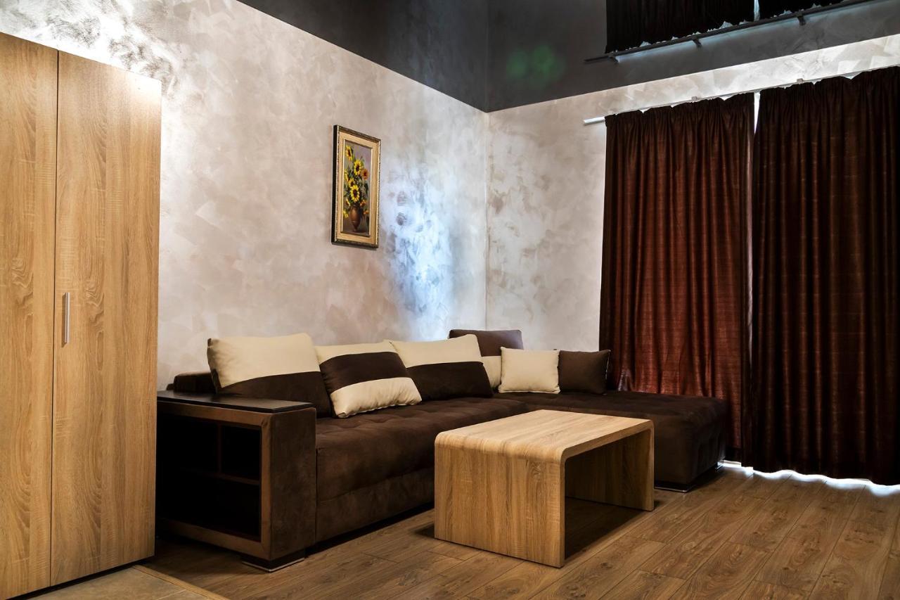 Family Hotel - City Hotel Yambol Ngoại thất bức ảnh