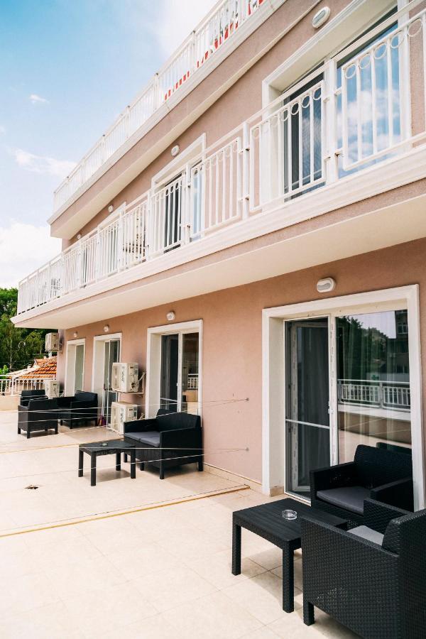 Family Hotel - City Hotel Yambol Ngoại thất bức ảnh