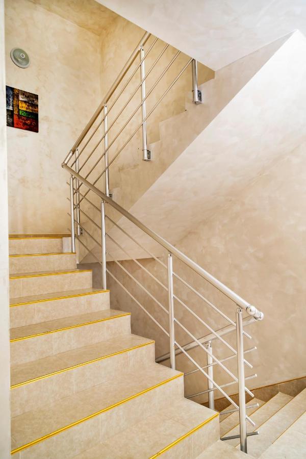 Family Hotel - City Hotel Yambol Ngoại thất bức ảnh